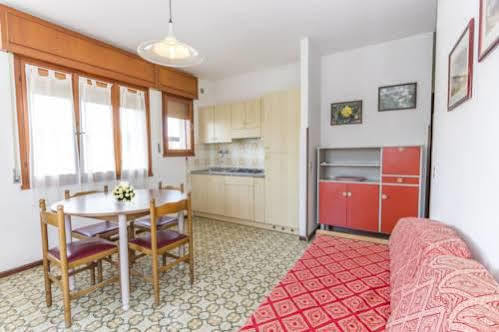 Villa Alpi Lignano Sabbiadoro Eksteriør billede