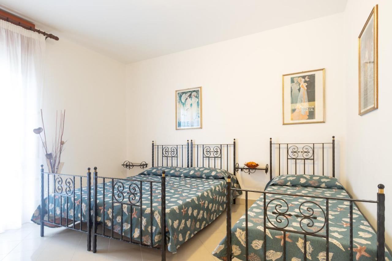 Villa Alpi Lignano Sabbiadoro Eksteriør billede