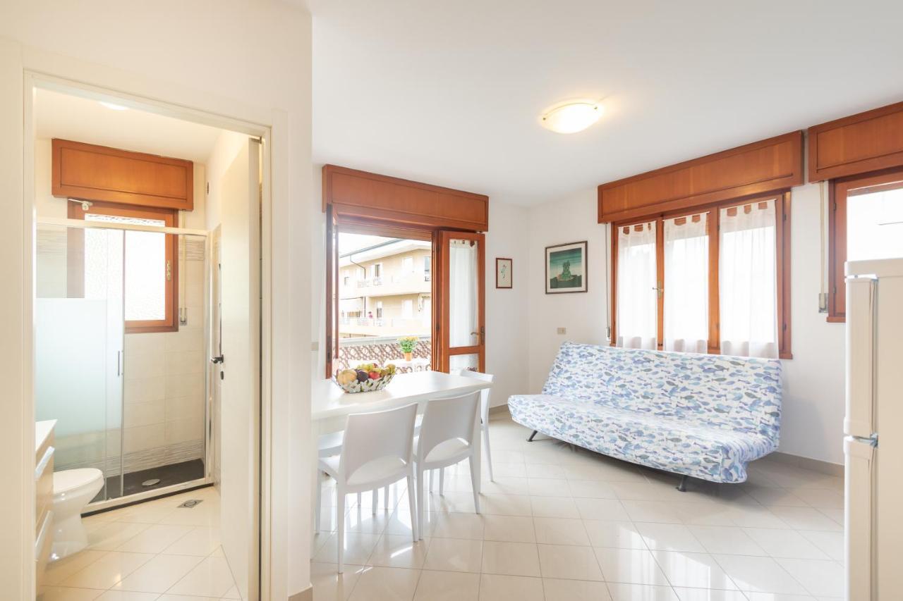 Villa Alpi Lignano Sabbiadoro Eksteriør billede